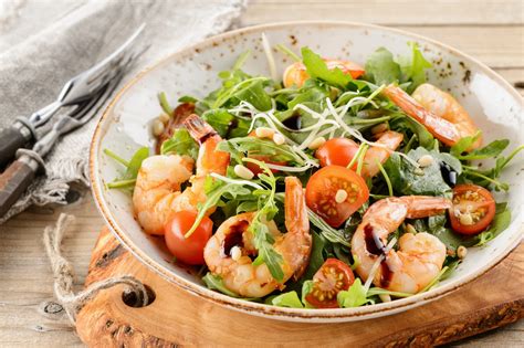 Download Shrimp Tomato Food Salad 4k Ultra HD Wallpaper