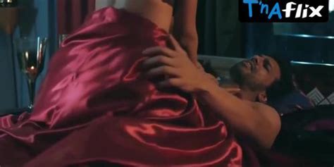 Priya Banerjee Sexy Scene In Bekaaboo