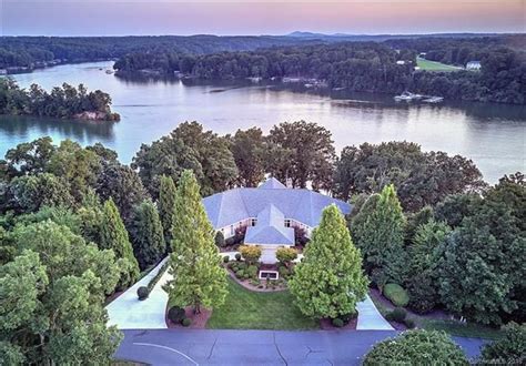 Lake Norman Waterfront Homes For Sale Search All Homes Waterfront