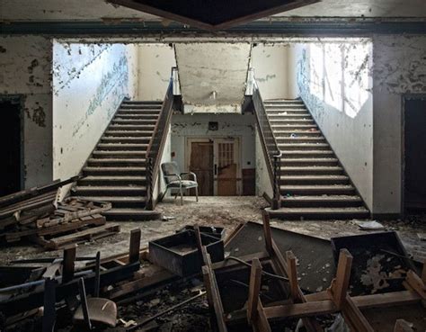 Inside The Main Entrance Pilgrim State Psychiatric Hospital In Brentwood Ny Abandoned Asylums