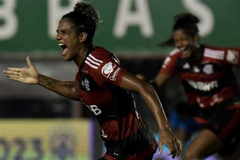 Flamengo bate Real Brasília e vai à final da Supercopa do Brasil