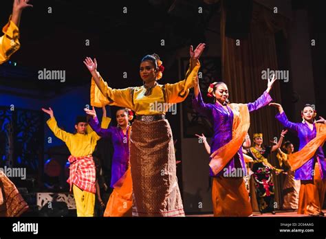 A Sarawakian Traditional dance by Sarawakian Malay people in Sarawak ...