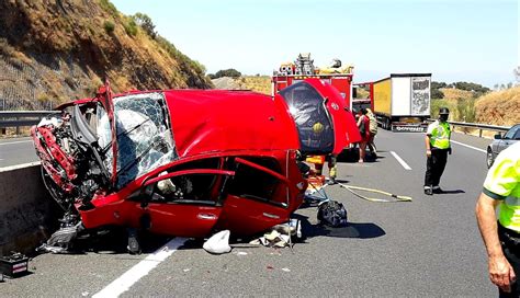 Cuatro Heridos Entre Ellos Dos Graves En Un Accidente De Tr Fico En