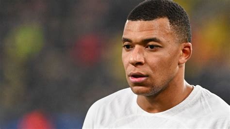 Kylian Mbappé tient le transfert dun crack au PSG entre ses mains