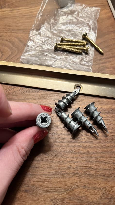 Which anchors for heavy wall hanging mirror? : r/DIY