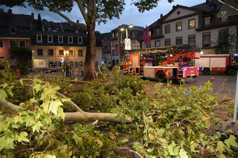 Etliche Verletzte Und Eine Tote Durch Sturm Fabienne Rpr