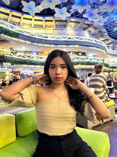 Hot And Pretty Girl Available In Jakarta Now