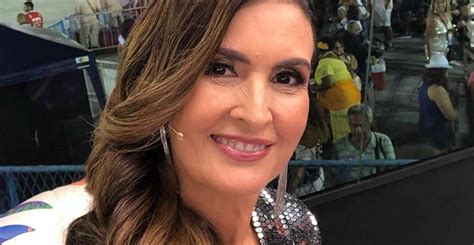 Fátima Bernardes surge sem maquiagem em foto rara na web