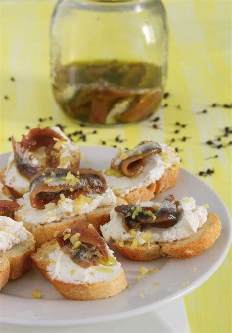 Crostini Di Acciughe E Robiola Un Antipastino Davvero Super Gustoso