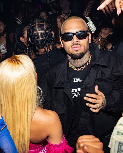 Universo Chris Brown Site On Twitter Chris Brown Numa Boate Ontem