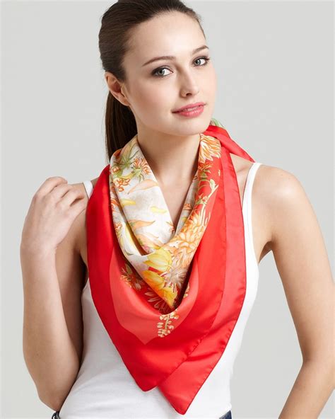 Comment porter et nouer un foulard Différentes façons le mettre