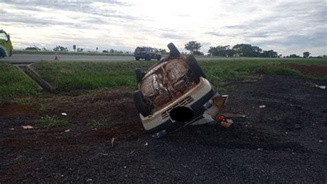 Jovem De Anos Morre E Pai Fica Ferido Ap S Carro Capotar Em Campo