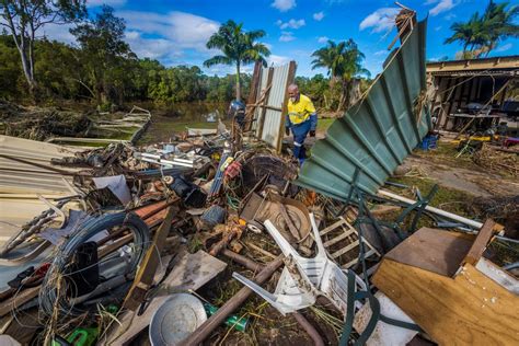 The Aftermath Of The Cyclone Debbie And Flooding Disaster In Photos ...