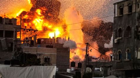 İsrail Gazze de okulu bombaladı Çok sayıda ölü var