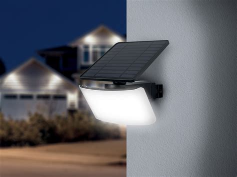 Faro Led Ad Energia Solare Con Sensore Giardino Fan Di Lidl