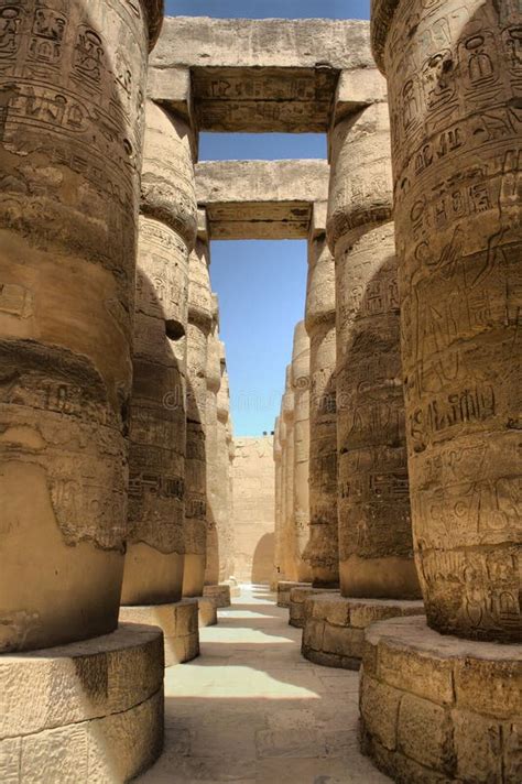 Colunas No Templo De Karnak Foto De Stock Imagem De Escrita