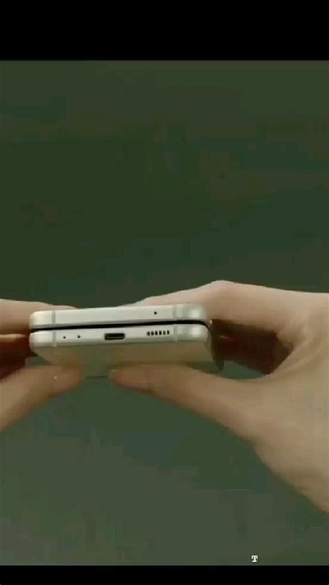 samsung galaxy  flip  samsung products high tech gadgets crazy