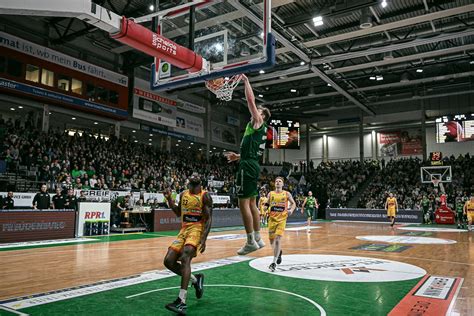 Erster Matchball Zur Playoff Qualifikation In Der Swt Arena R Merstrom