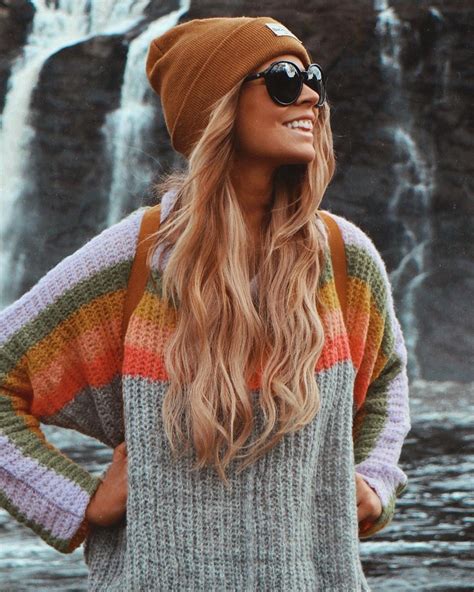 Orange colour outfit, you must try with beanie | Hiking Outfit Ideas | Hiking Outfits, Knit cap ...