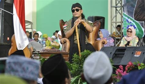 Ngaji Bersama Gus Miftah Tandai Peresmian Stadion Bumi Wali