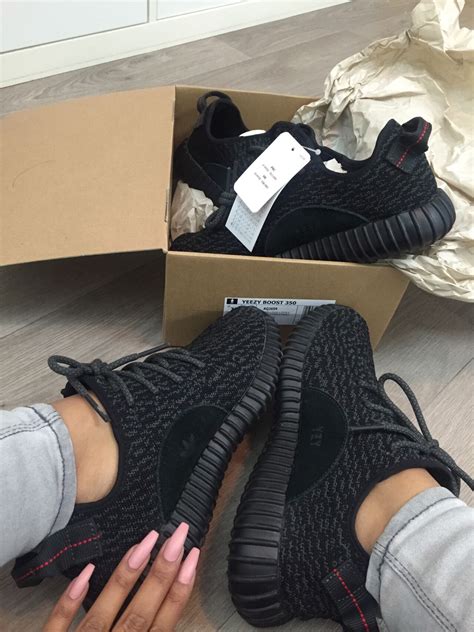 Black YZY | Fashion, Shoes, Nike shoes women