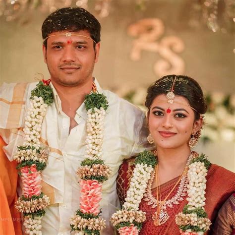 Tamil Actress Anandhis Wedding