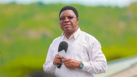 Live Waziri Mkuu Majaliwa Asimama Njiani Kuzungumza Na Wananchi Wa