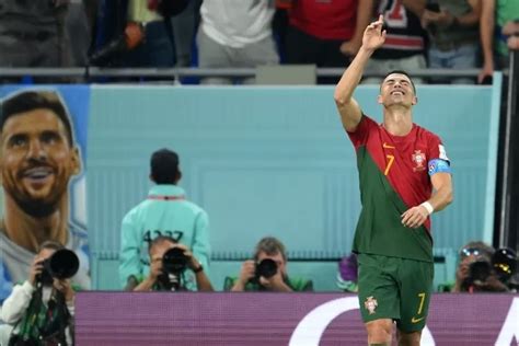 SIU Cristiano Ronaldo Catatkan Rekor Usai Cetak Gol Ke Gawang Ghana