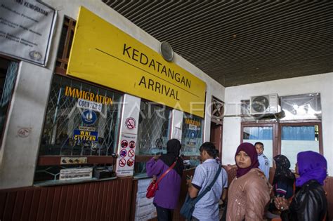 IMIGRASI PERBATASAN INDONESIA MALAYSIA ANTARA Foto