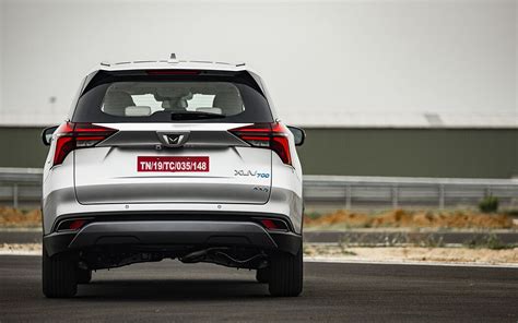 Compare Hyundai Alcazar Vs Mahindra Xuv700