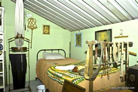 A bedroom in an old Irish cottage – Old Irish Ways Museum, Bruff ...