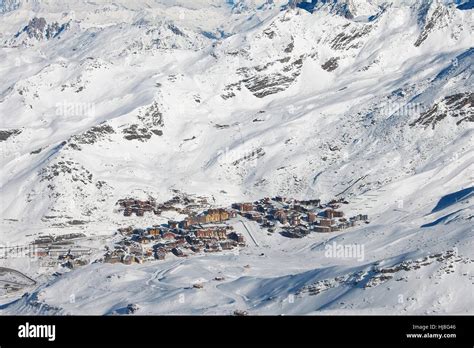 hotel, ski, skiing, resort, travel, buildings, big, large, enormous ...