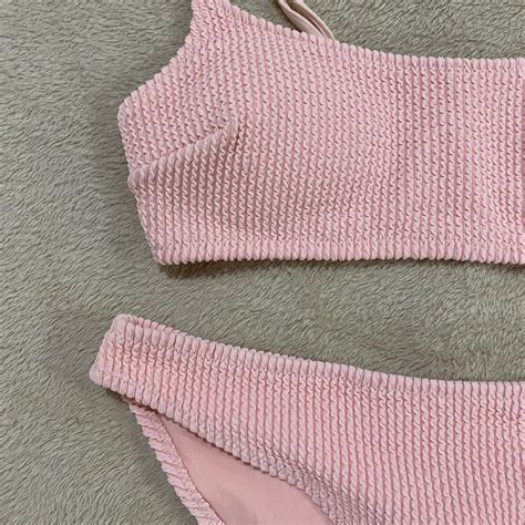 H M Pink Bikini Set Women S Fashion Swimwear Bikinis Swimsuits On Carousell