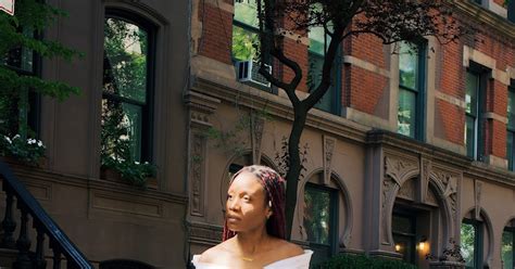 Re Creating Sex The City Carrie Bradshaw Outfits Bria Van Cooten