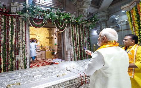 Pm Performs Darshan And Pooja At Sanwariya Seth Temple In Chittorgarh