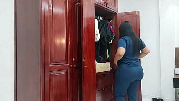 Surprendre ma voluptueuse belle mère en changeant de vêtements XVIDEOS