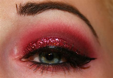 ! Enchanted Makeup: Glitter Me Pink Eyeshadow Look!