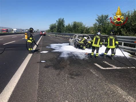 Auto In Fiamme In A1 Tra Modena Nord E Reggio Emilia SulPanaro News