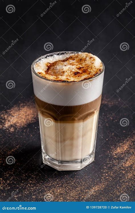 Modernt Laktos Fritt Latte Eller Cappuccinokaffe Med Mandeln Mjölkar