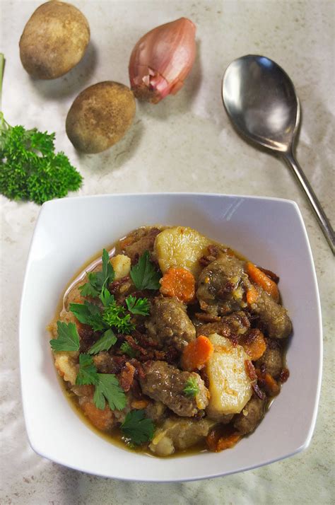 Dublin Coddle Recipe (Sausage and Potato Stew) - Prepare and Serve