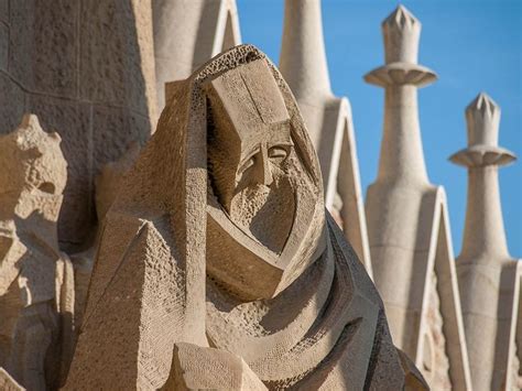 Escultura De Josep Maria Subirachs Detalle Exterior Sagrada Familia De