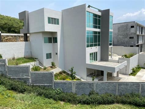 venta Casa en Lomas del Hípico Monterrey MX20 IQ5307 icasas mx