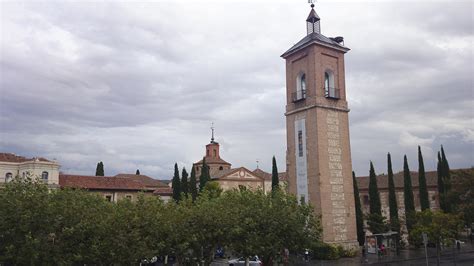 Descubre la majestuosa Torre de Santa María en Alcalá de Henares