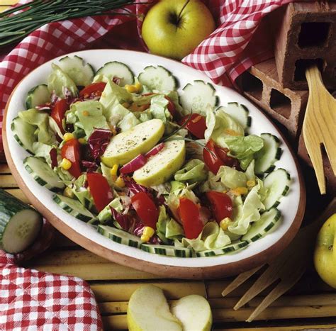 Bunter Salat Mit Apfel Rezept EAT SMARTER