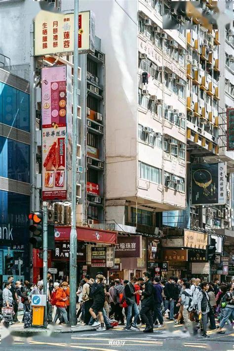 被港人“排斥”的内地优才：主动降薪和加班，卷翻香港职场 博海拾贝