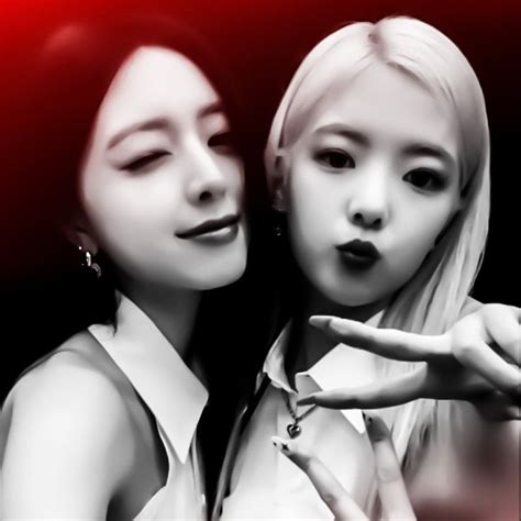 𝗟𝗜𝗔 𝗬𝗨𝗡𝗔 ϟ ℑ𝔱𝔷𝔶 𝐍ᴀʀᴜ𝐒ᴋᴢ Itzy Icon Dark red