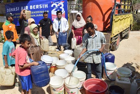 Donasi Air Bersih Daerah Krisis Air Antara Foto