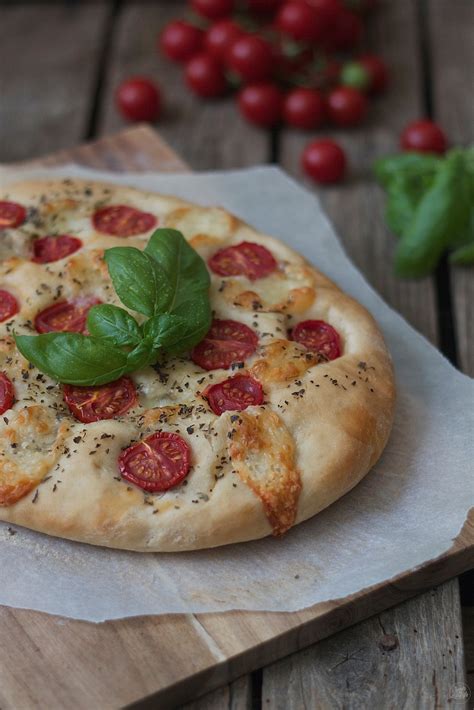 Focaccia Mit Mozzarella Und Tomaten Sweets And Lifestyle