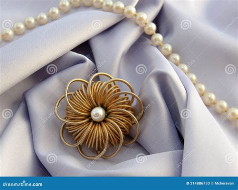 Beautiful Women`s Vintage Gold Brooch With Bright Natural Pearls Stock