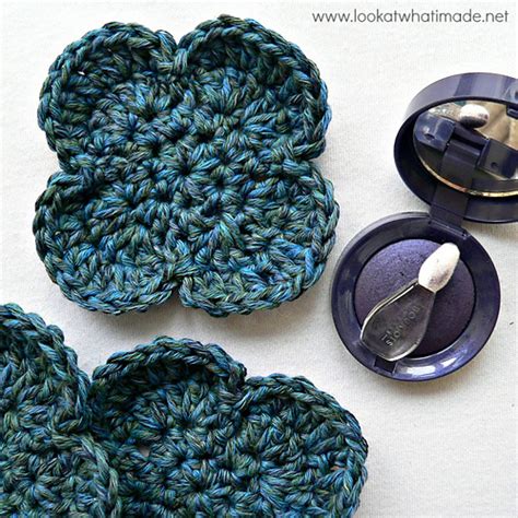 Ravelry Simple Flower Face Scrubbie Pattern By Dedri Uys